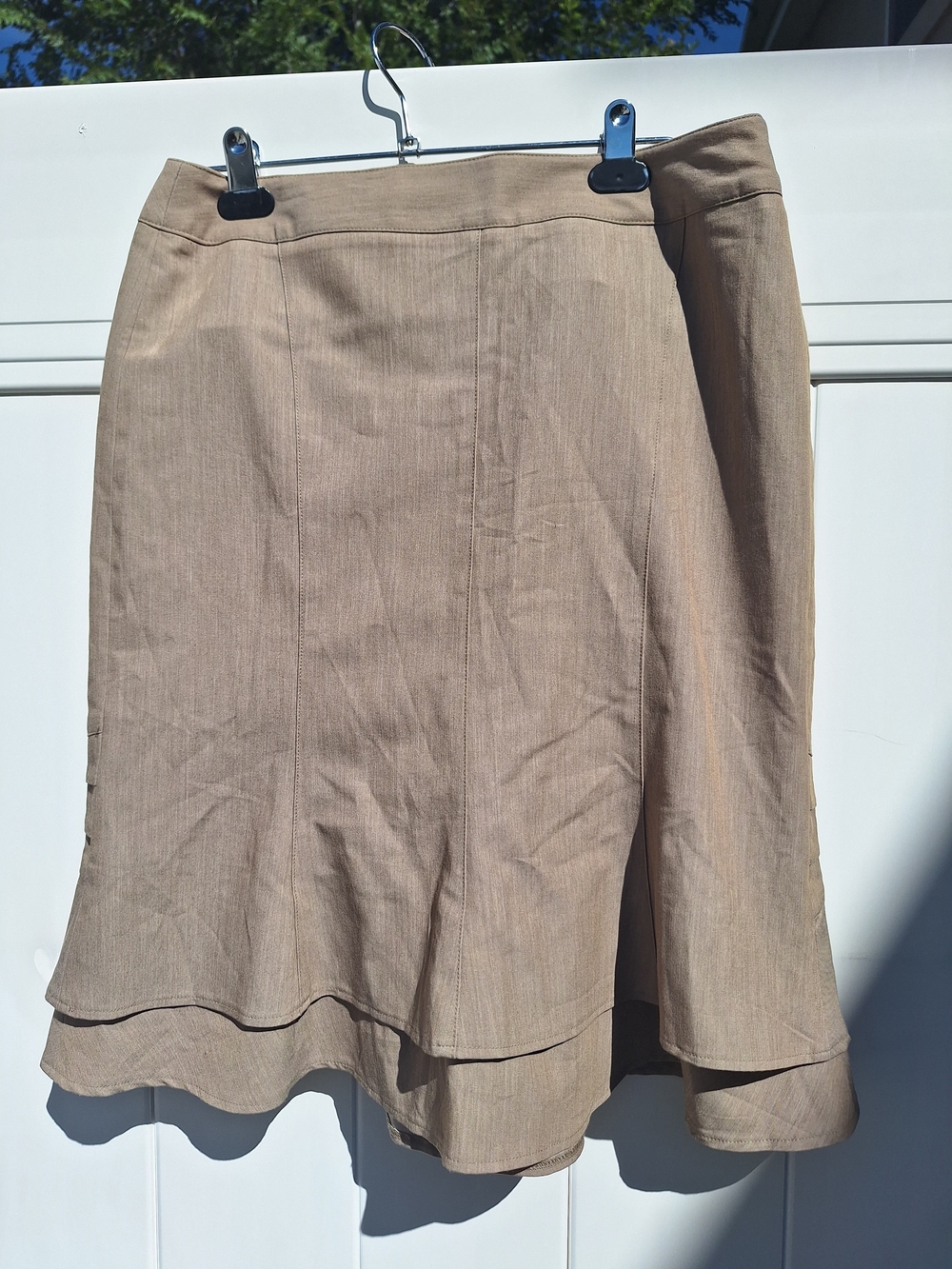 Sharagano Tan A-Line Layered Hem Skirt Size 8 Good Cond.